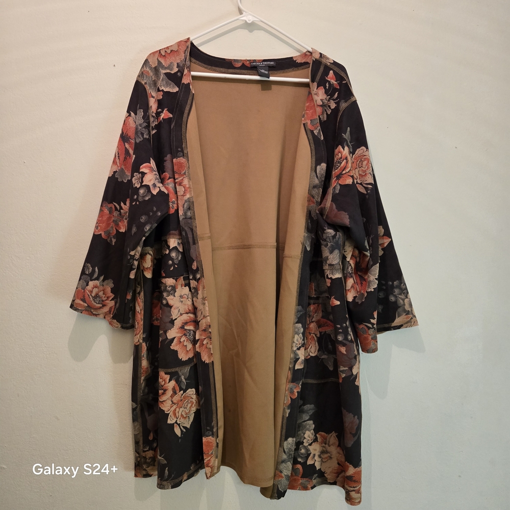 Chelsea & Theodore Multicolor Kimono